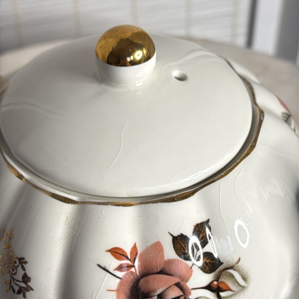 Gibson Stafford Shire England Rose Gold tea pot - Picture 7 of 12